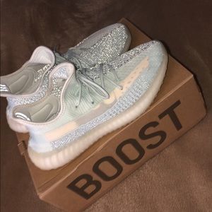 Yeezy 350 boost V2 “ Cloud white”